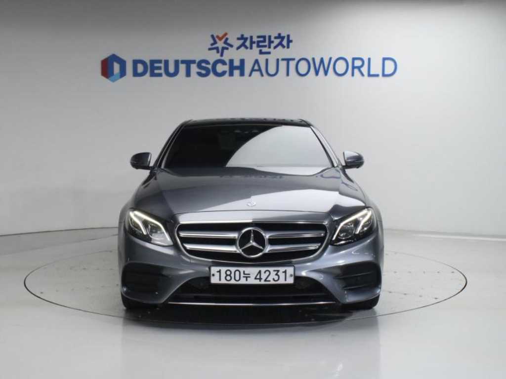 Mercedes Benz E class - Vista 2