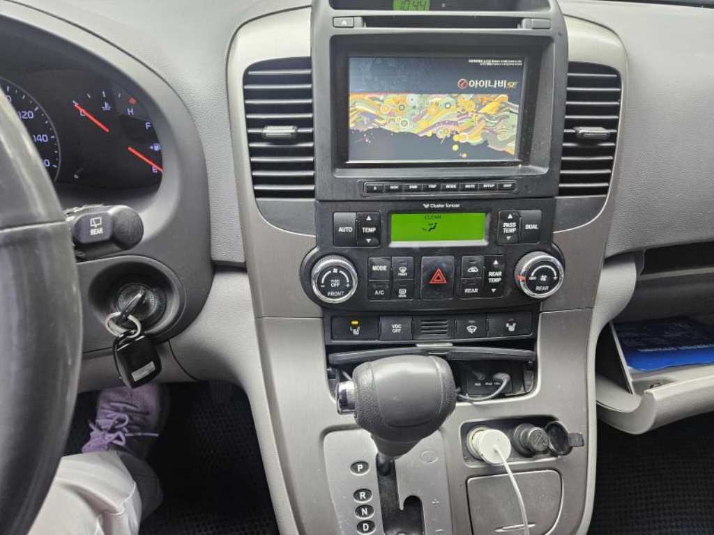KIA Carnival - Vista 6