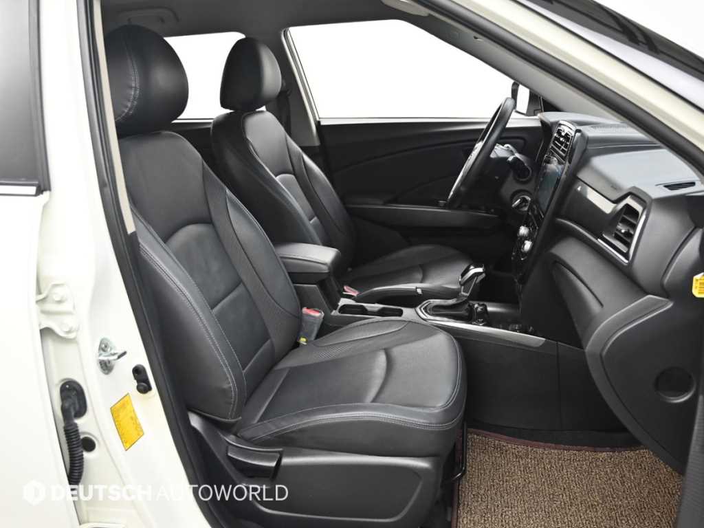 Ssangyong Tivoli - Vista 10
