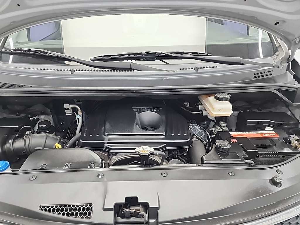 HYUNDAI Starex - Vista 5