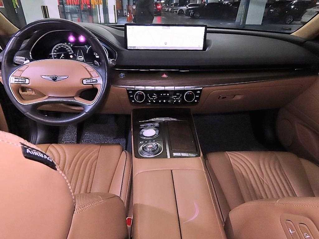 Genesis G80 - Vista 10