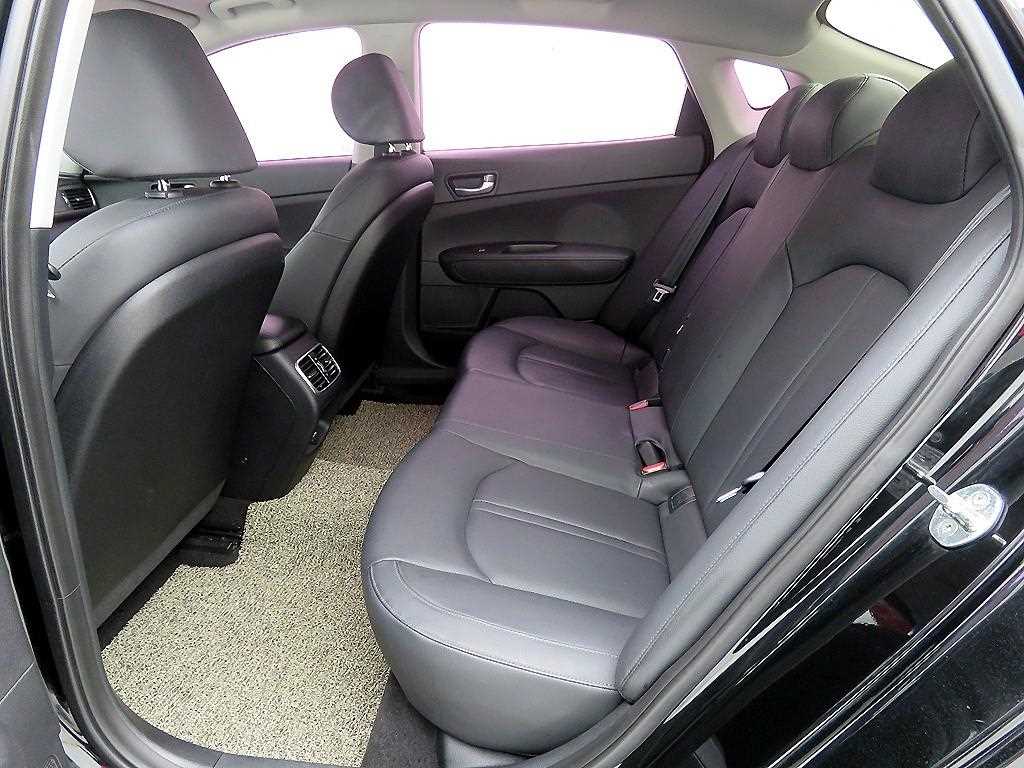 KIA K5 - Vista 6