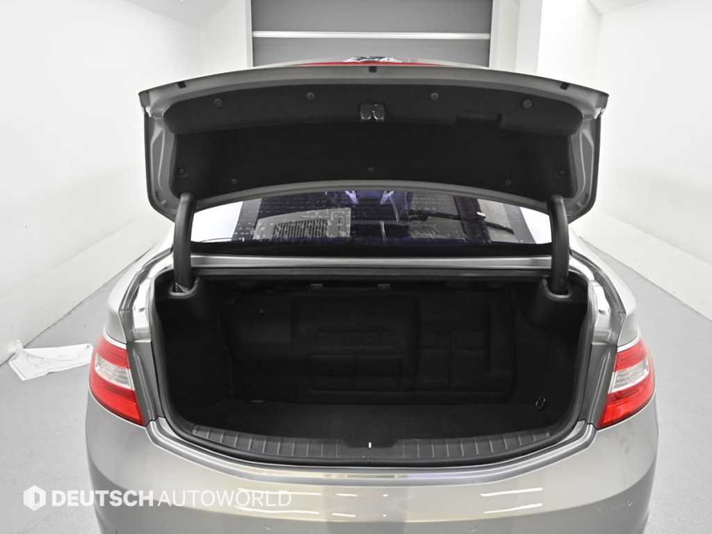 HYUNDAI Grandeur - Vista 5