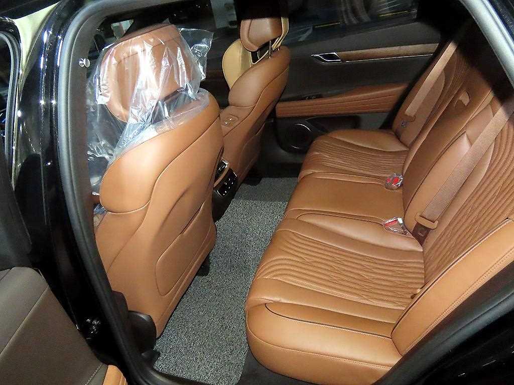 Genesis G80 - Vista 7
