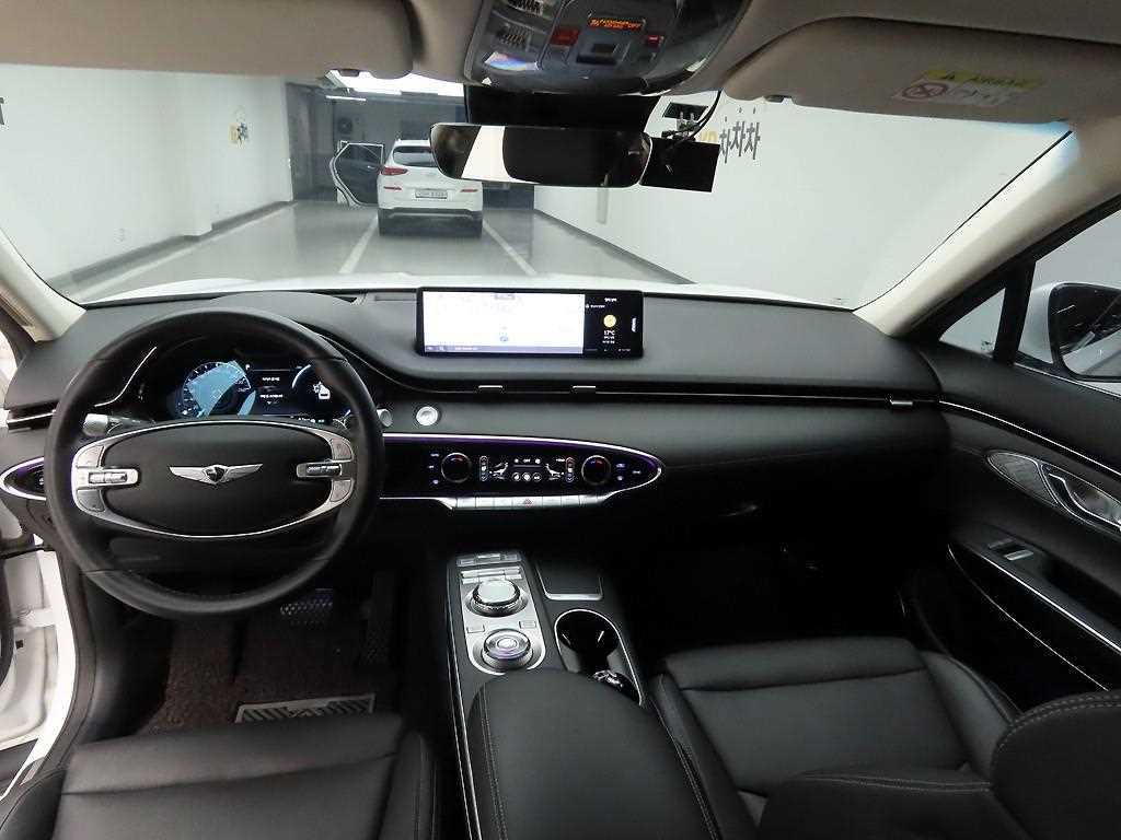 Genesis GV70 - Vista 6
