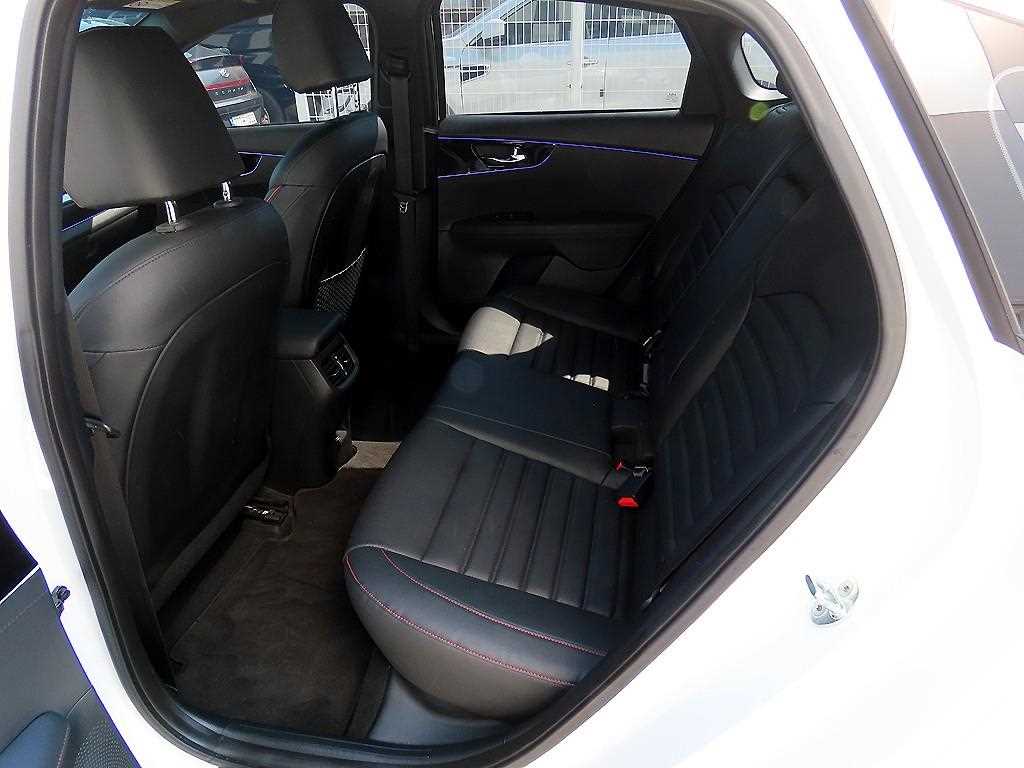 KIA K3 - Vista 6