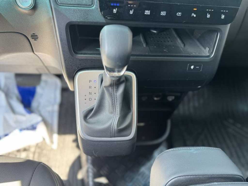 HYUNDAI Staria - Vista 8