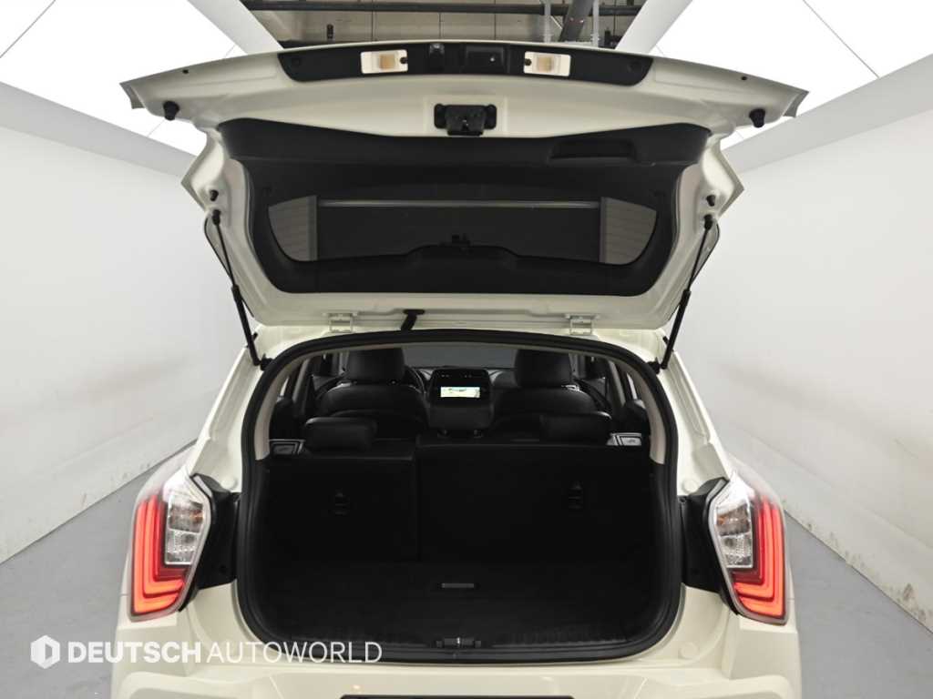 Ssangyong Tivoli 2023 Blanco - Importación desde Corea - HF Imports Iquique - Foto 19