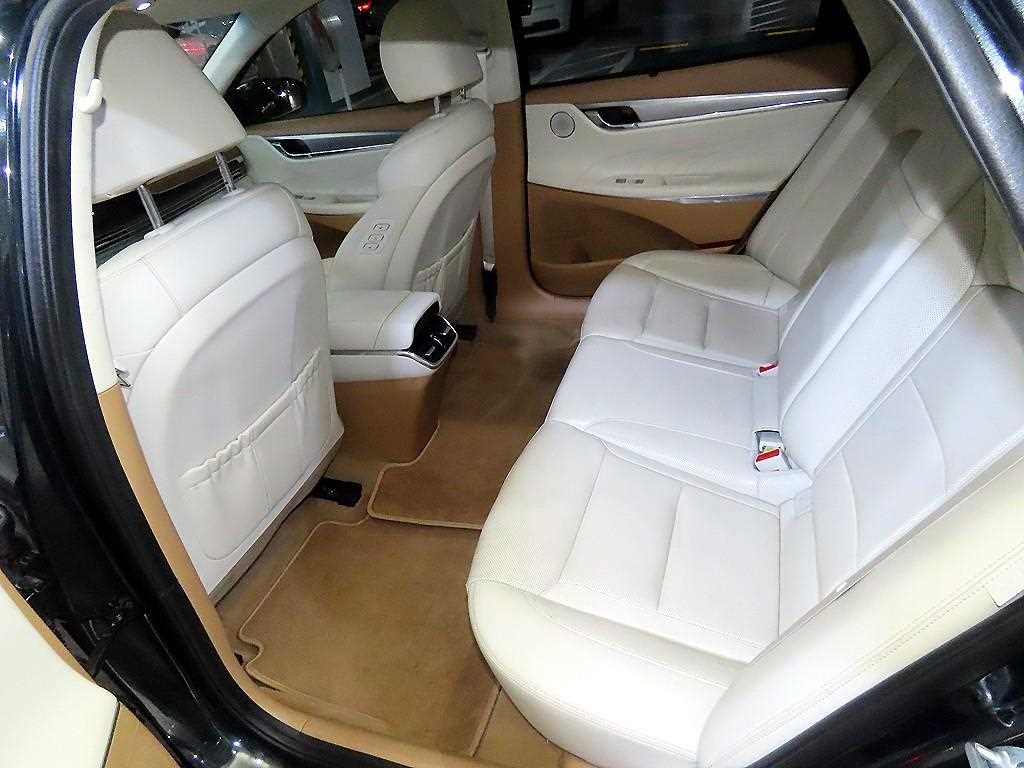 HYUNDAI Grandeur - Vista 7