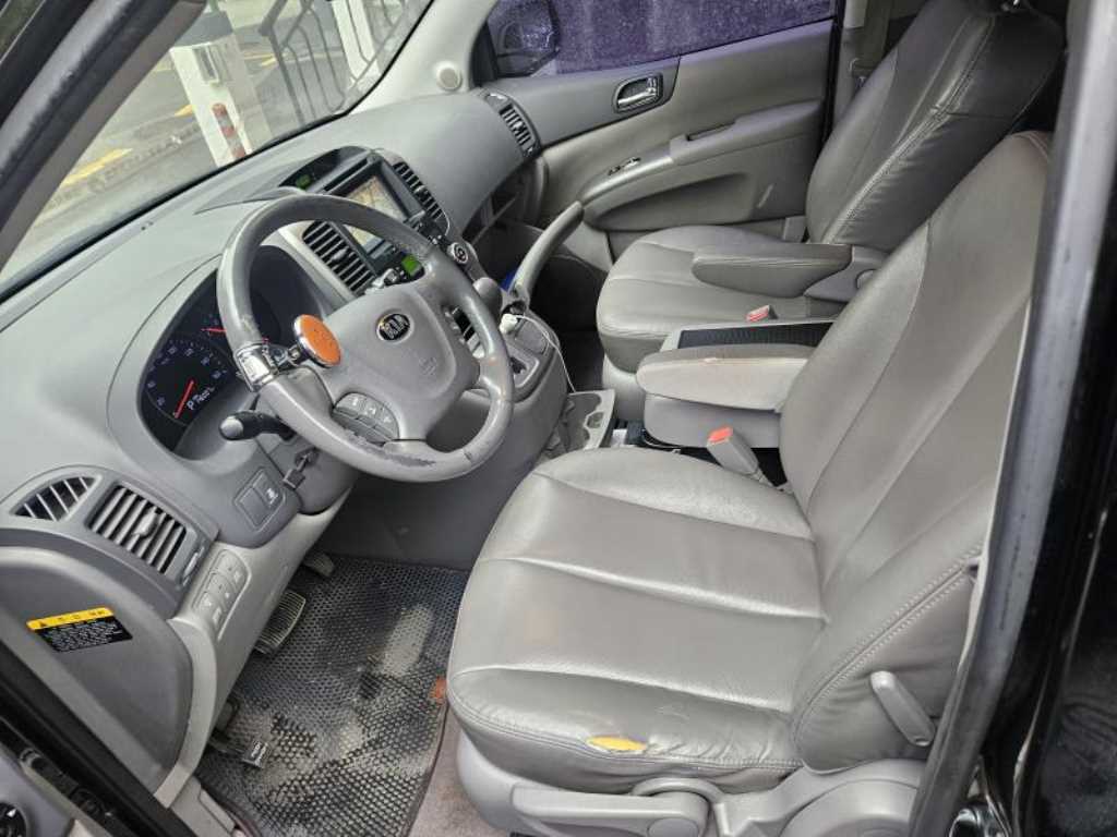 KIA Carnival - Vista 12