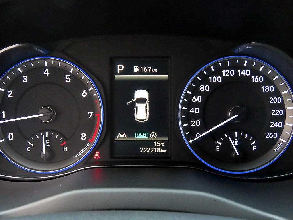 HYUNDAI Kona - Vista 9