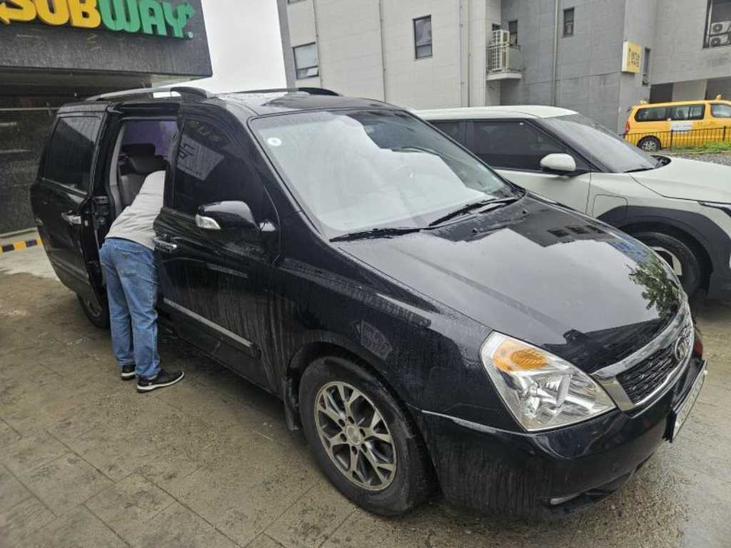 KIA Carnival - Vista 3