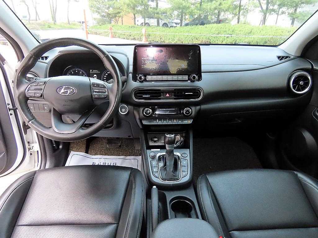 HYUNDAI Kona - Vista 7