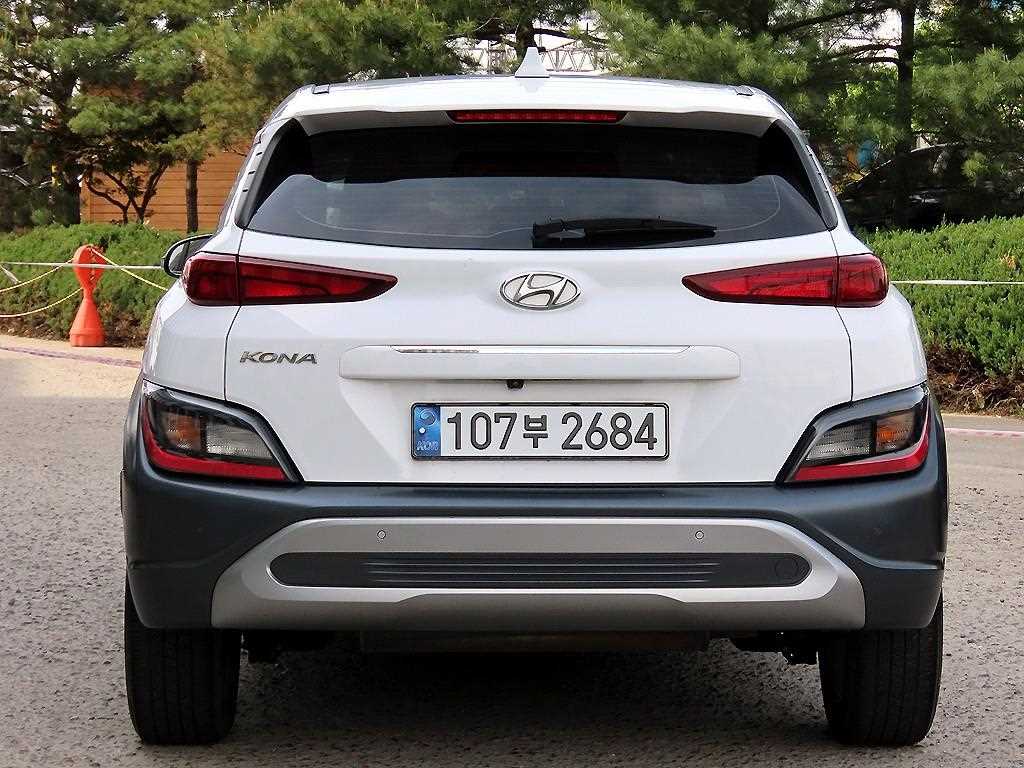 HYUNDAI Kona - Vista 4