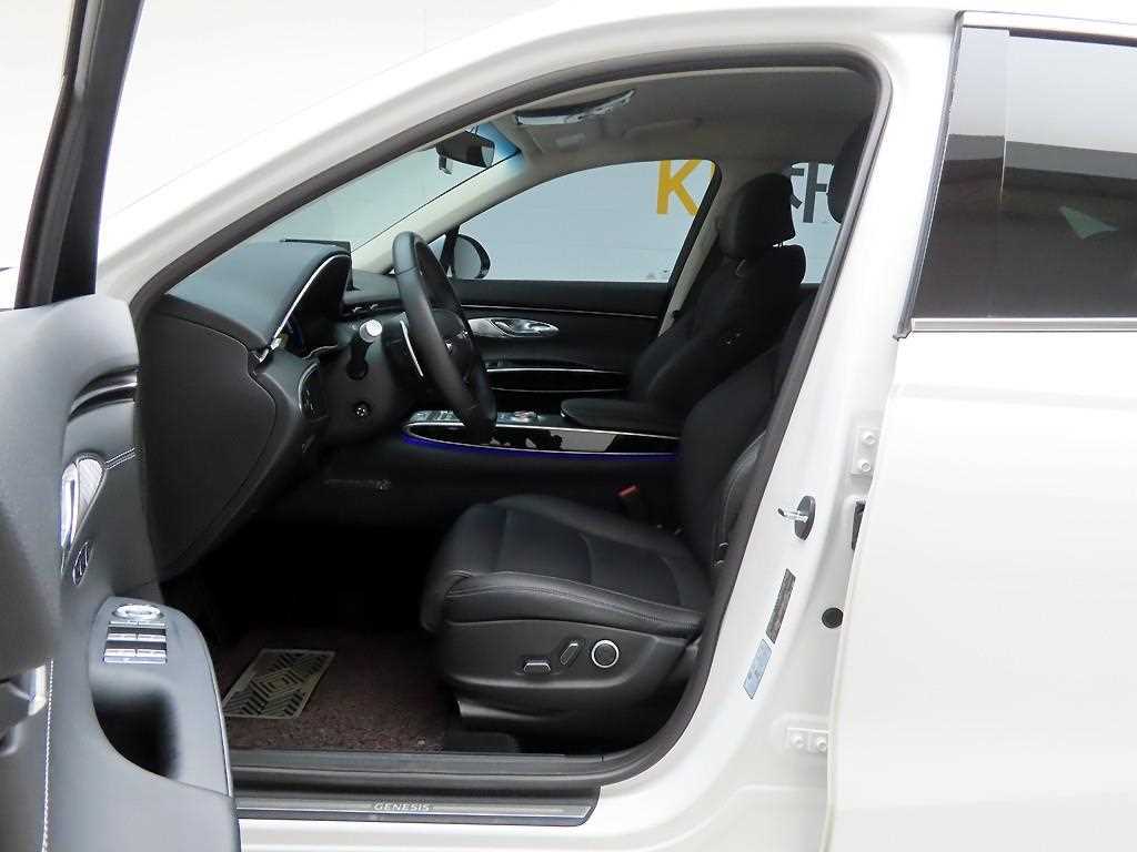 Genesis GV70 - Vista 11