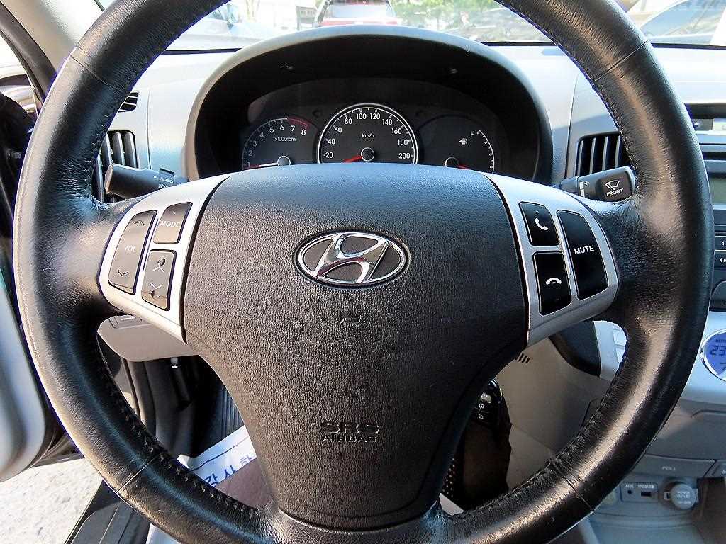 HYUNDAI Avante - Vista 8