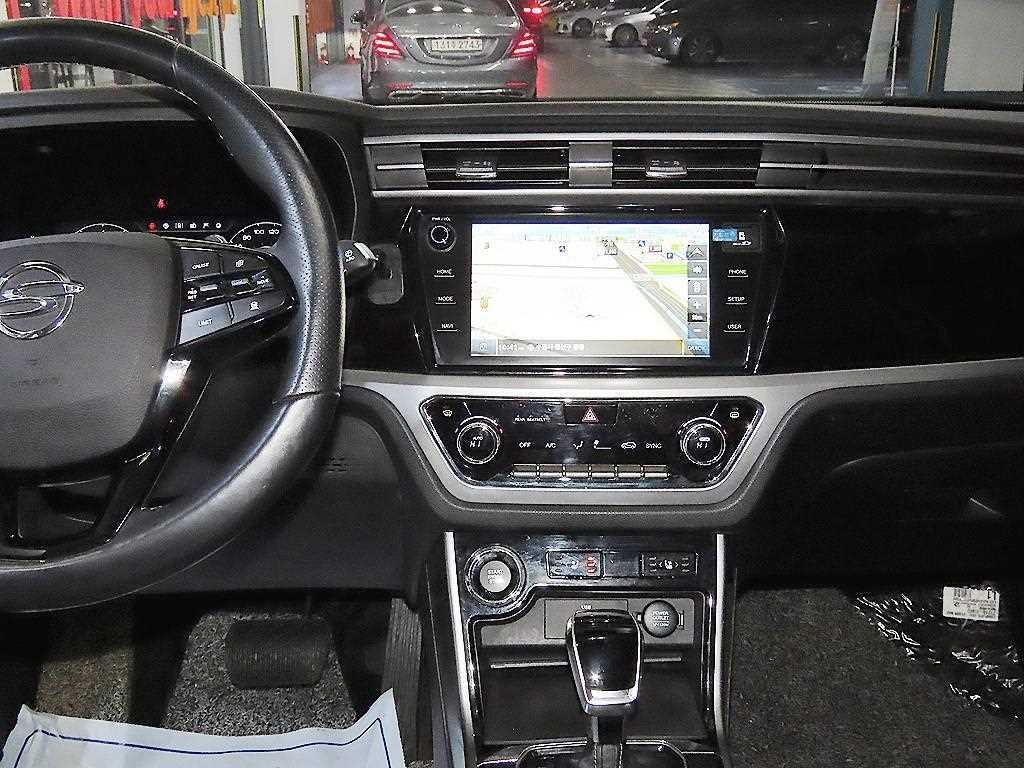 Ssangyong Korando - Vista 11