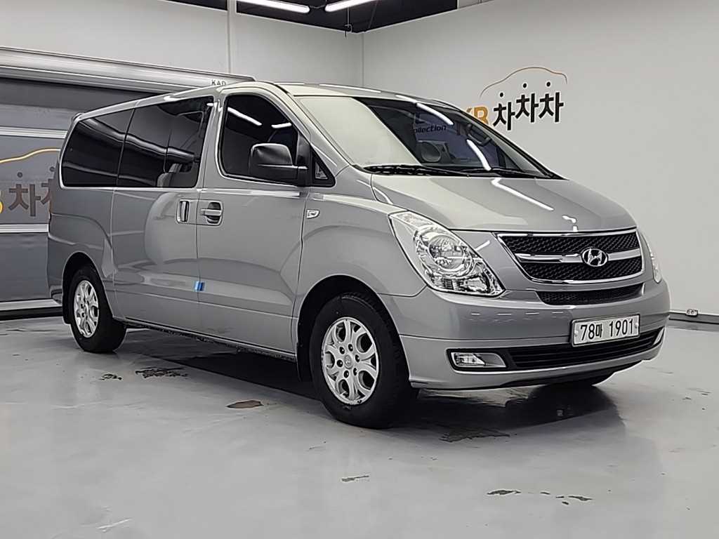 HYUNDAI Starex - Vista 4
