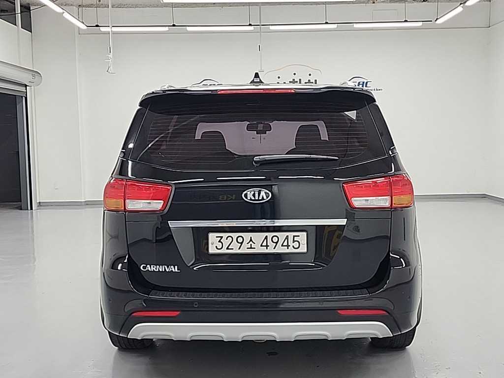 KIA Carnival - Vista 3
