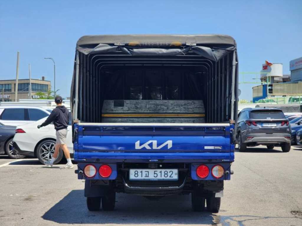 Small Truck Cargo (small) - Vista 4