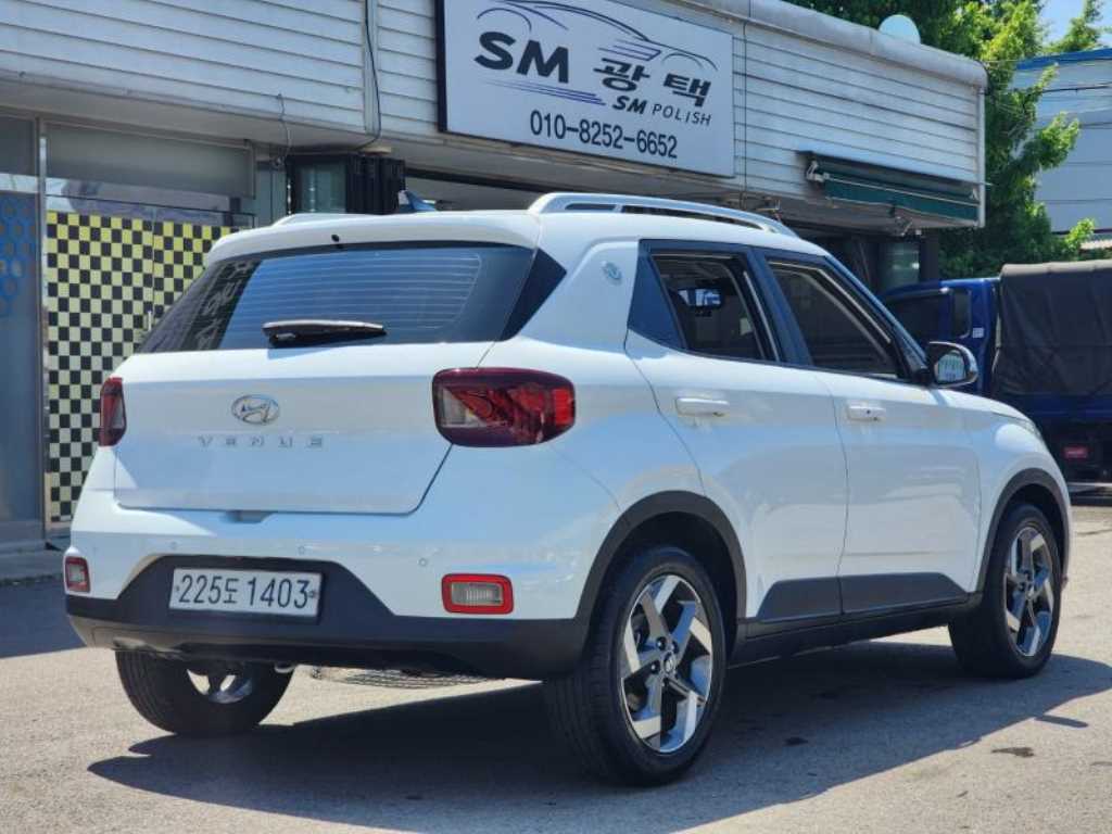 HYUNDAI Venue - Vista 2