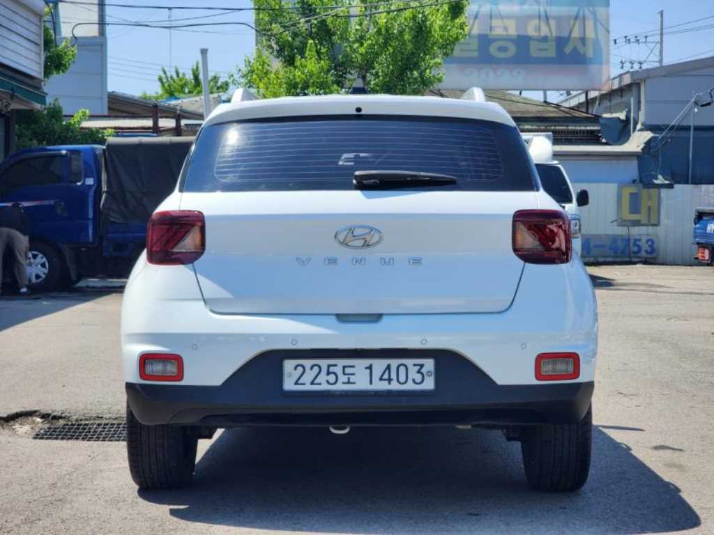 HYUNDAI Venue - Vista 4