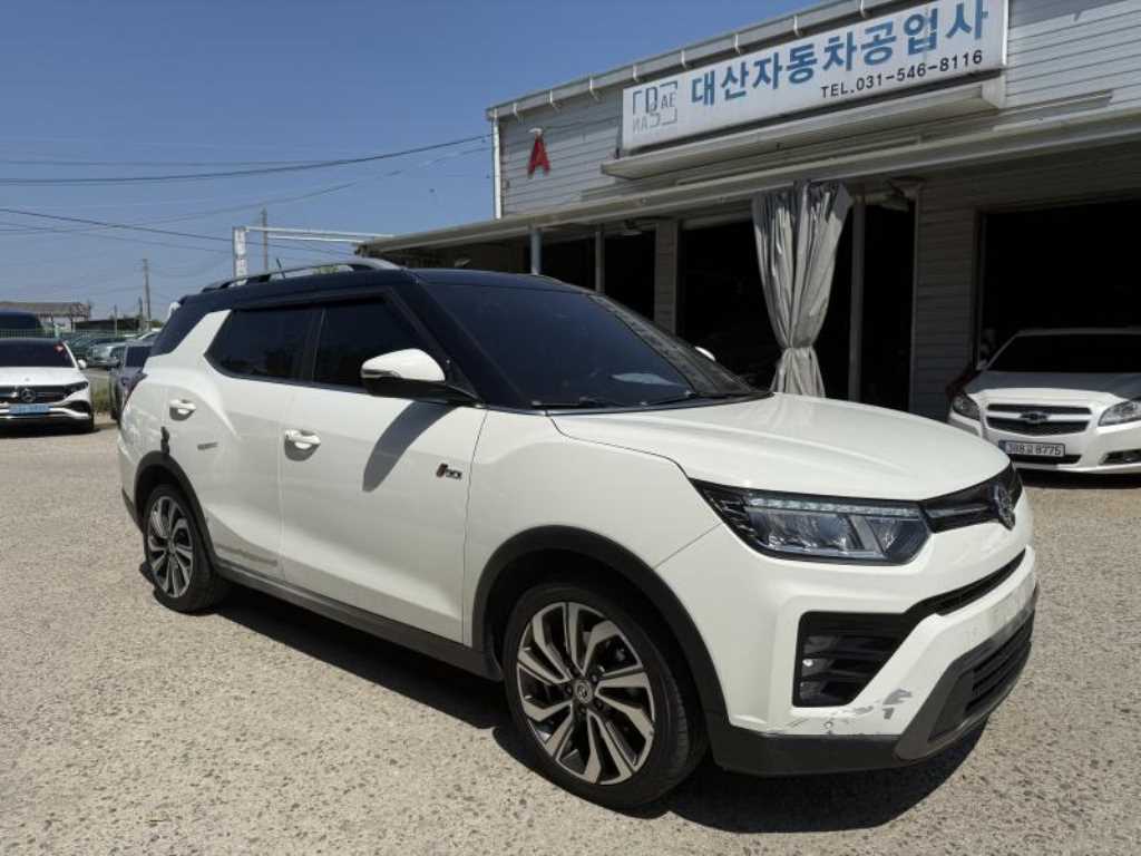 Ssangyong Tivoli - Vista 2