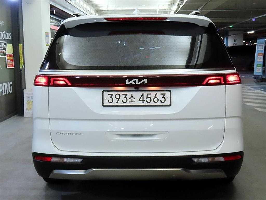 KIA Carnival - Vista 5