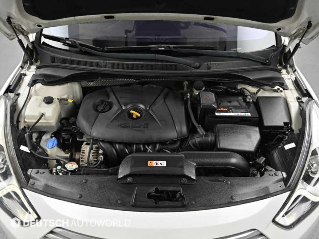 HYUNDAI i40 - Vista 6