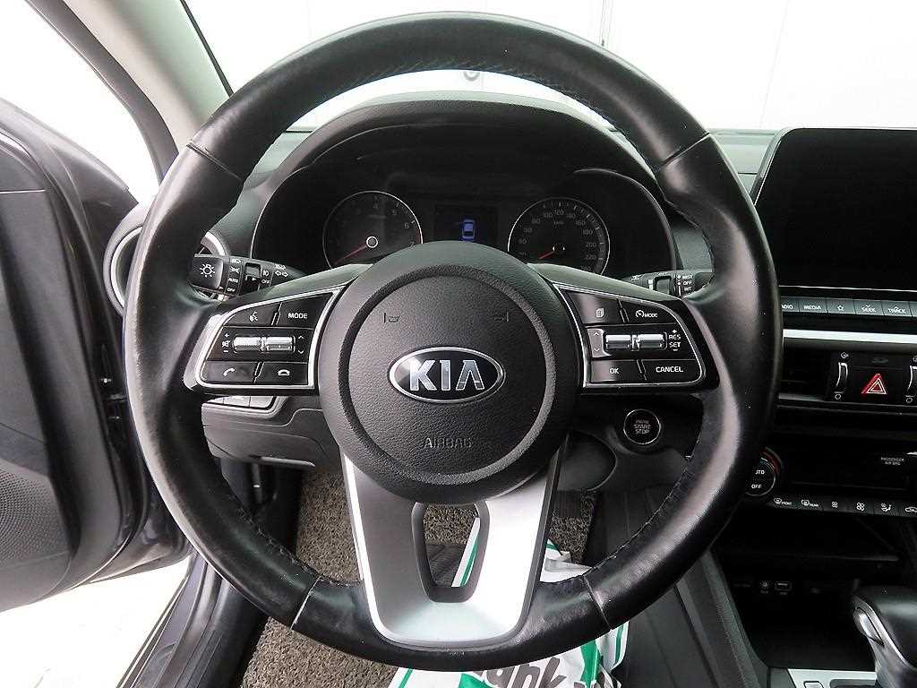 KIA K3 - Vista 8