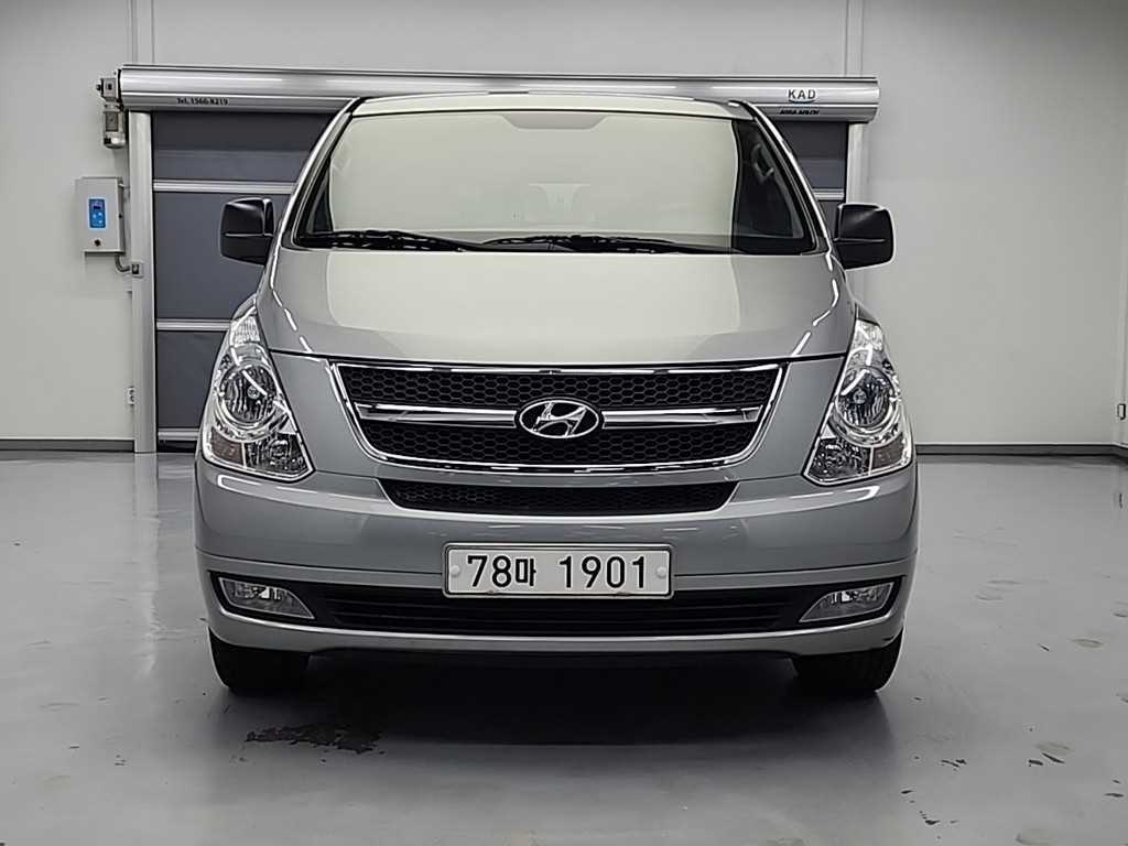 HYUNDAI Starex - Vista 2