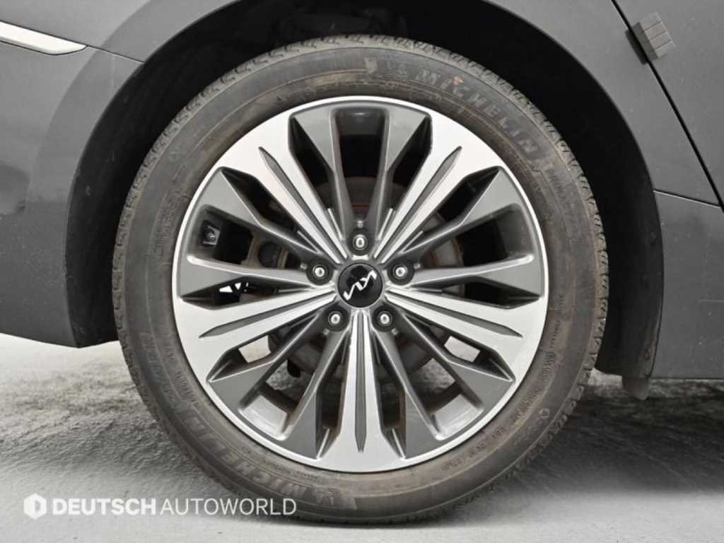 KIA K8 - Vista 5