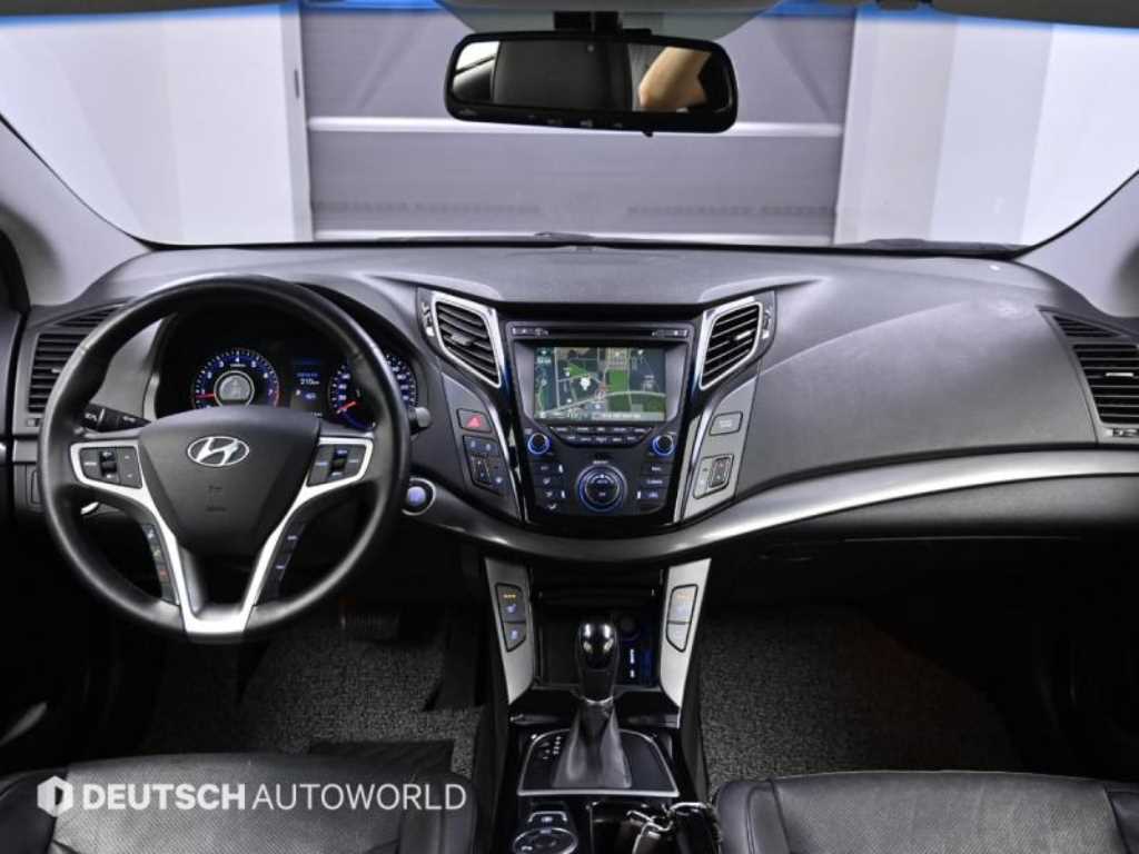 HYUNDAI i40 - Vista 7