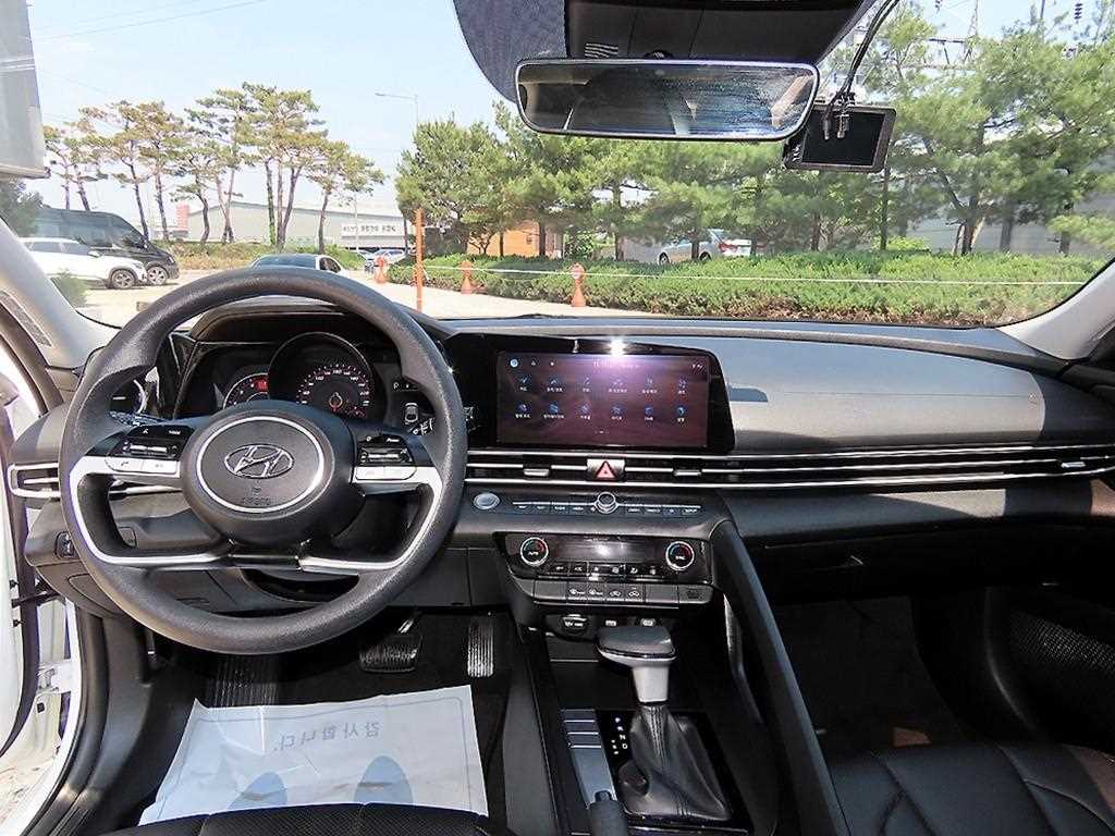 HYUNDAI Avante - Vista 7