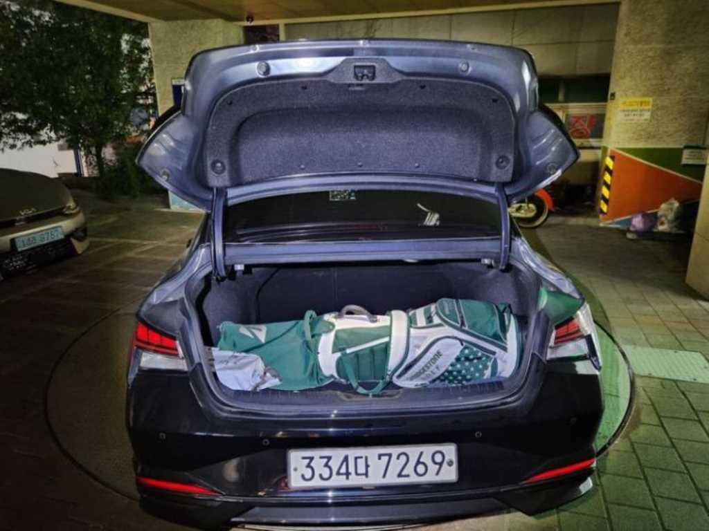 HYUNDAI Avante - Vista 5