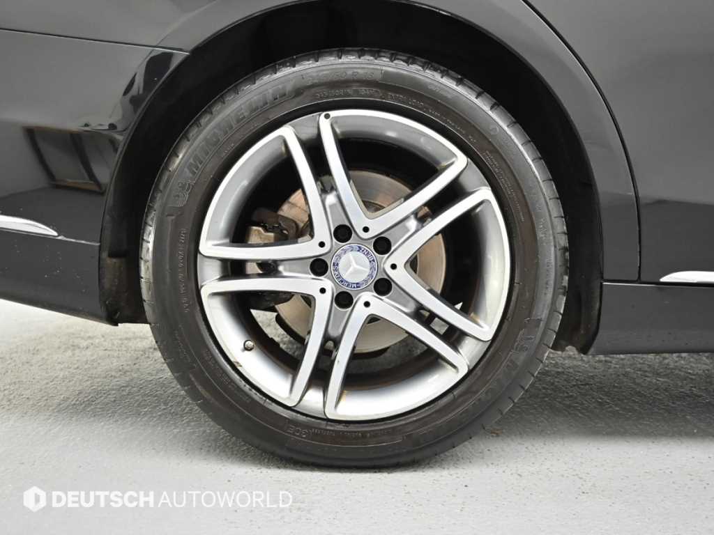 Mercedes Benz S Class - Vista 5