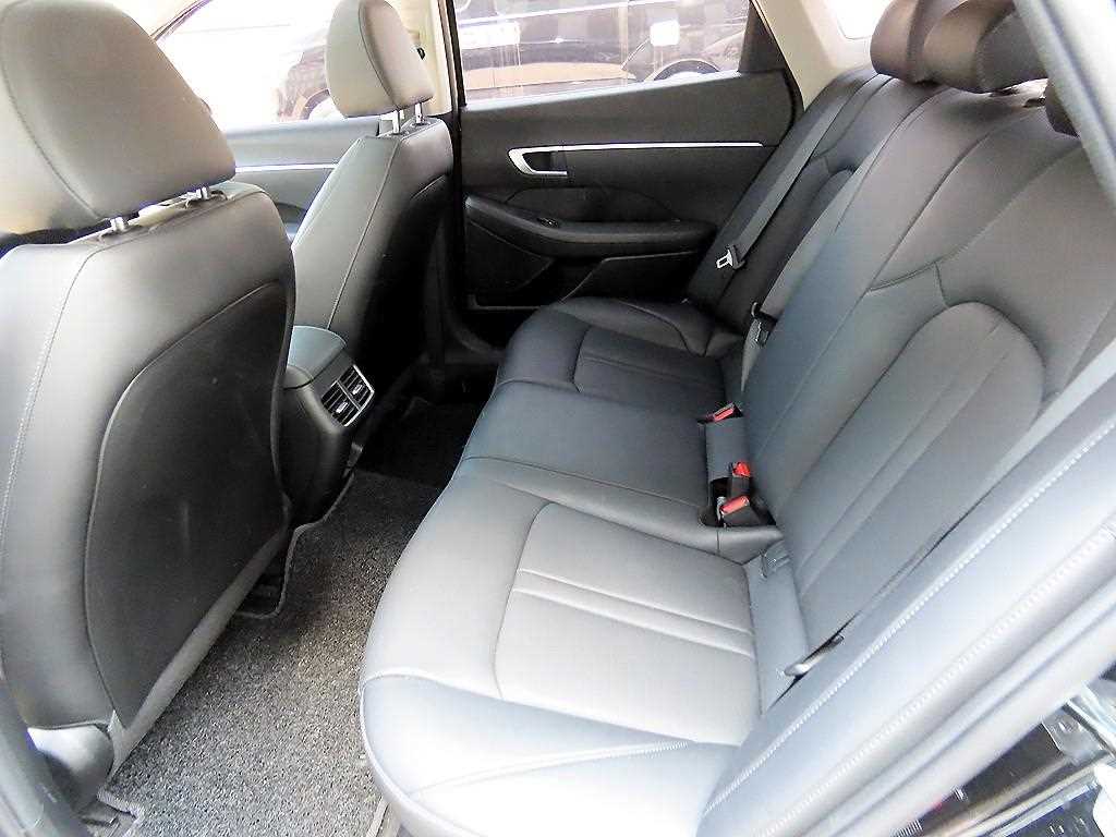 HYUNDAI Sonata - Vista 6