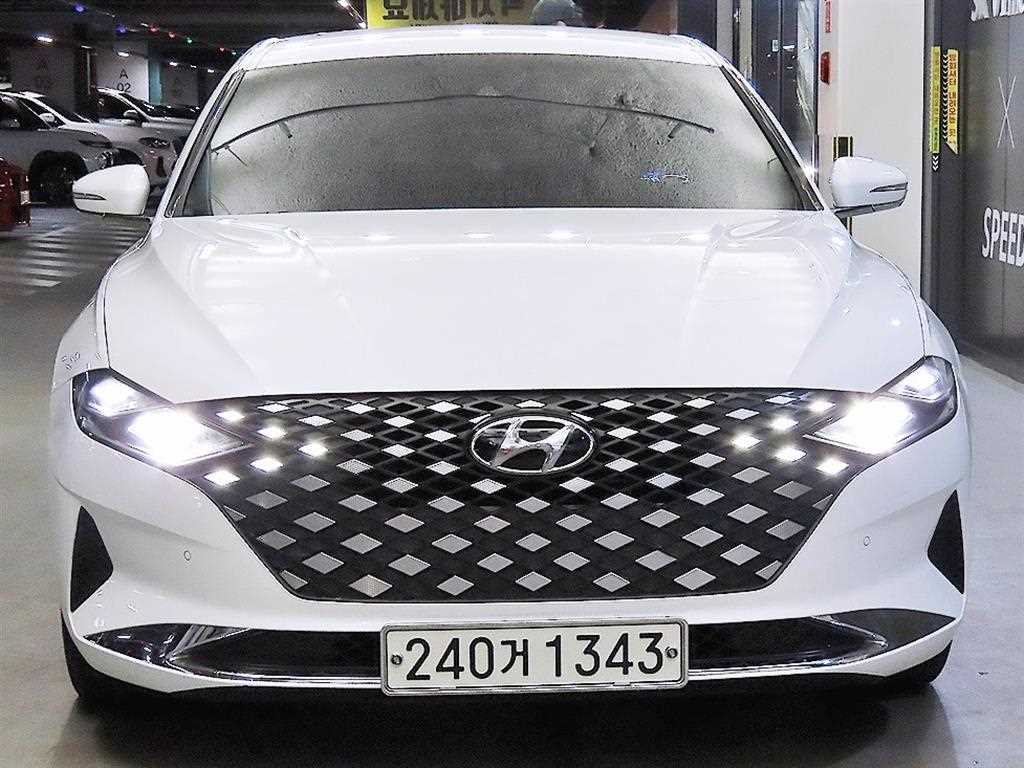 HYUNDAI Grandeur - Vista 2