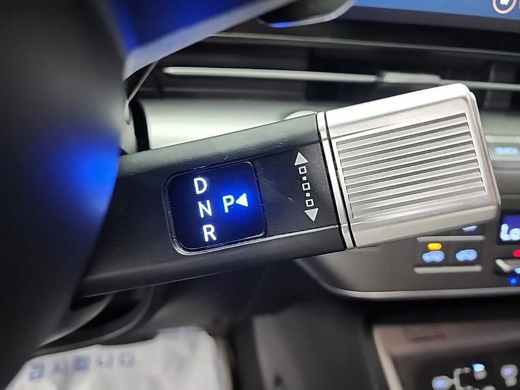HYUNDAI Kona - Vista 8