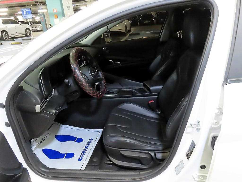 HYUNDAI Avante - Vista 6