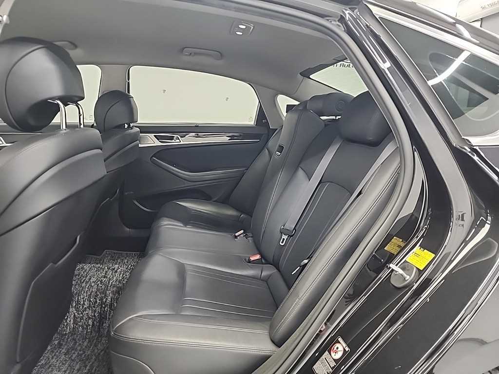 Genesis G80 - Vista 12