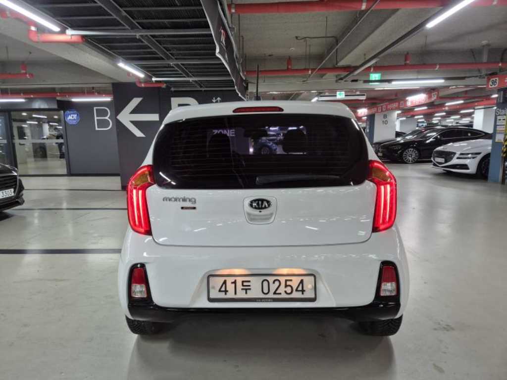 KIA Morning - Vista 4