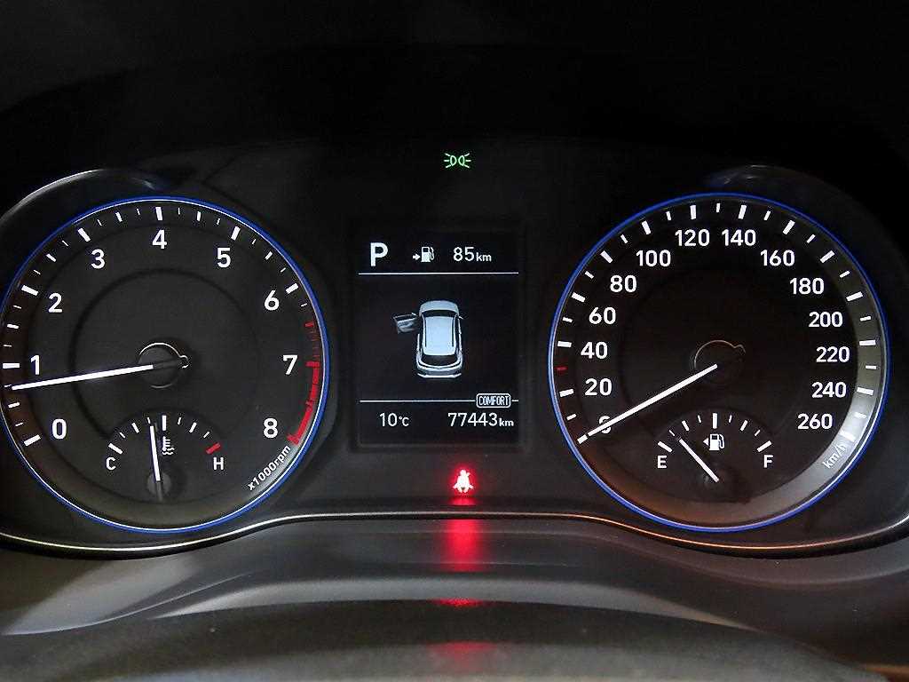 HYUNDAI Kona - Vista 9