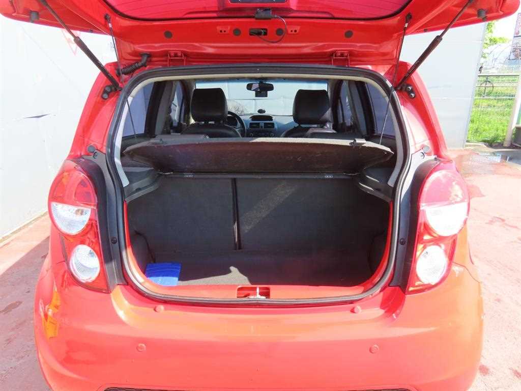Chevrolet Spark - Vista 5