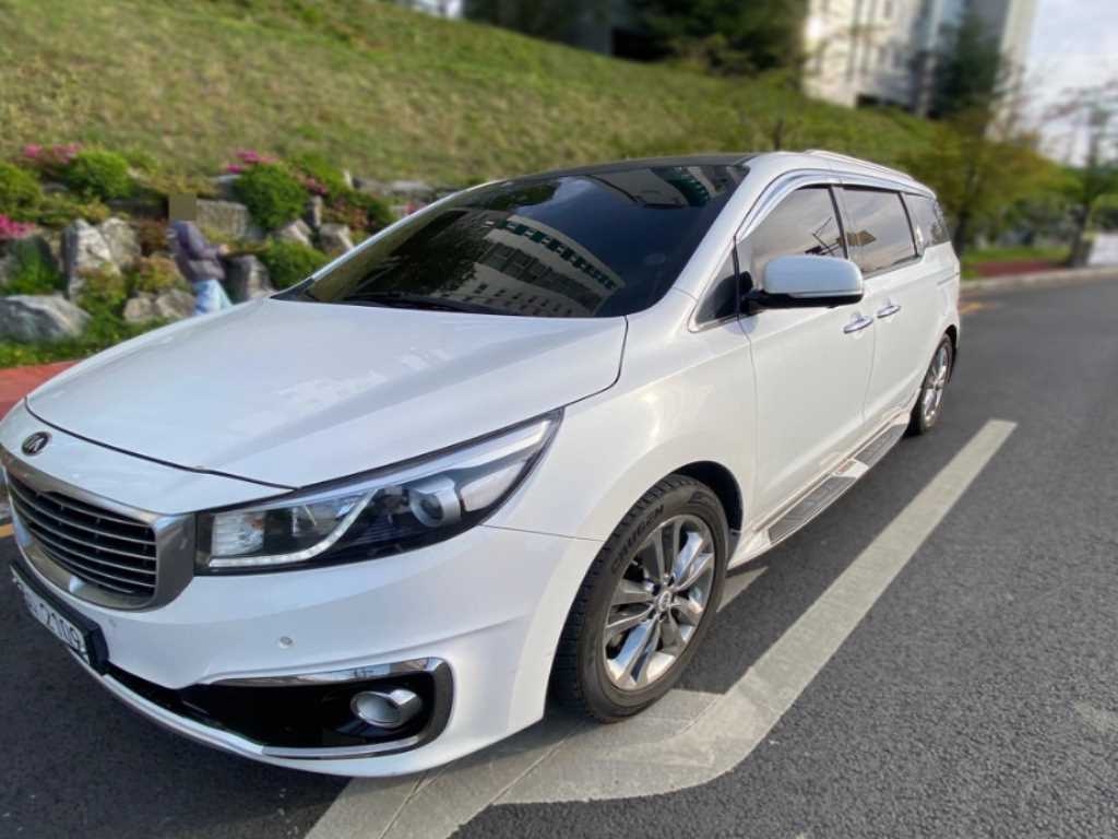 KIA Carnival - Vista 2