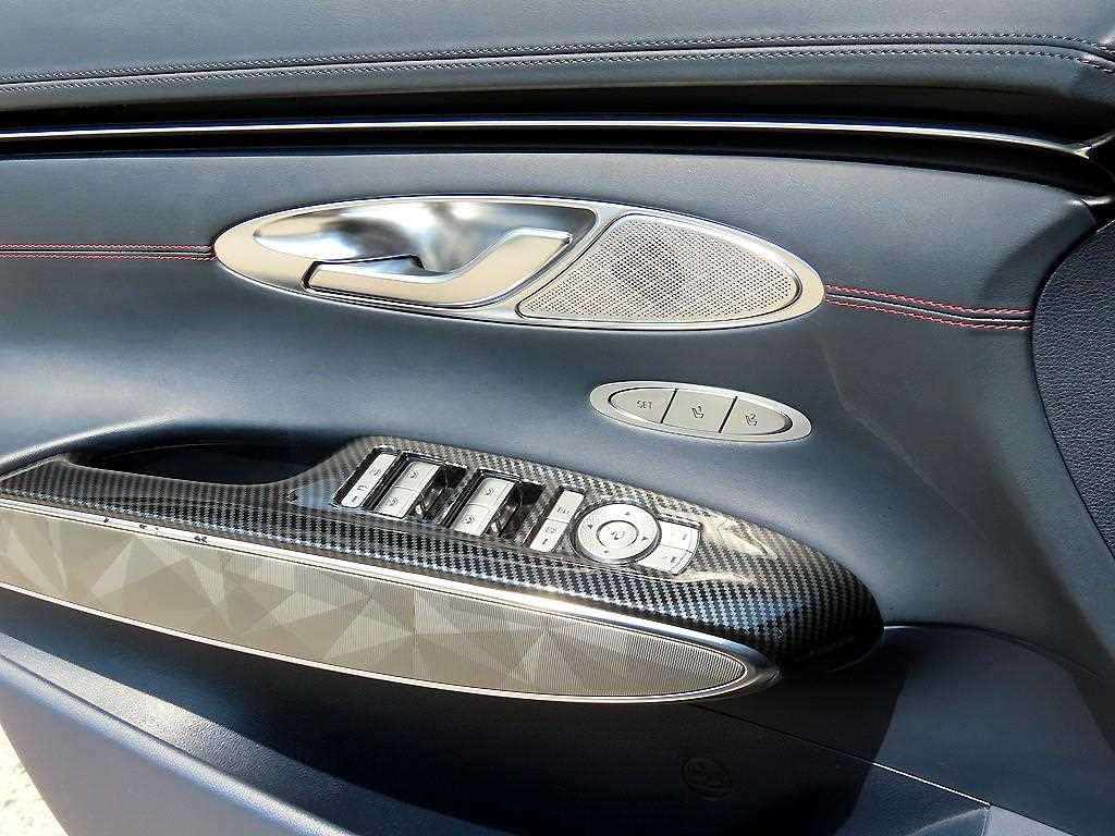 Genesis GV70 - Vista 12