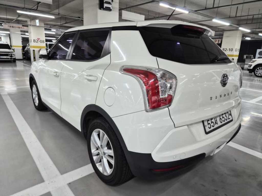 Ssangyong Tivoli - Vista 3