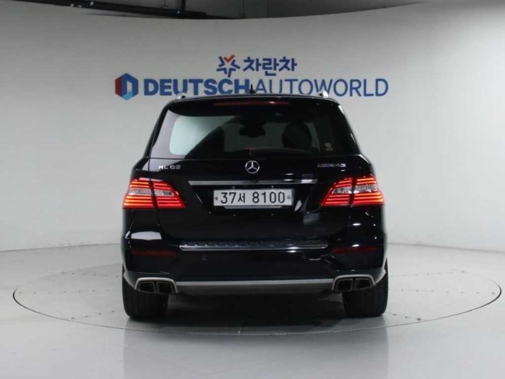 Mercedes Benz M Class - Vista 4