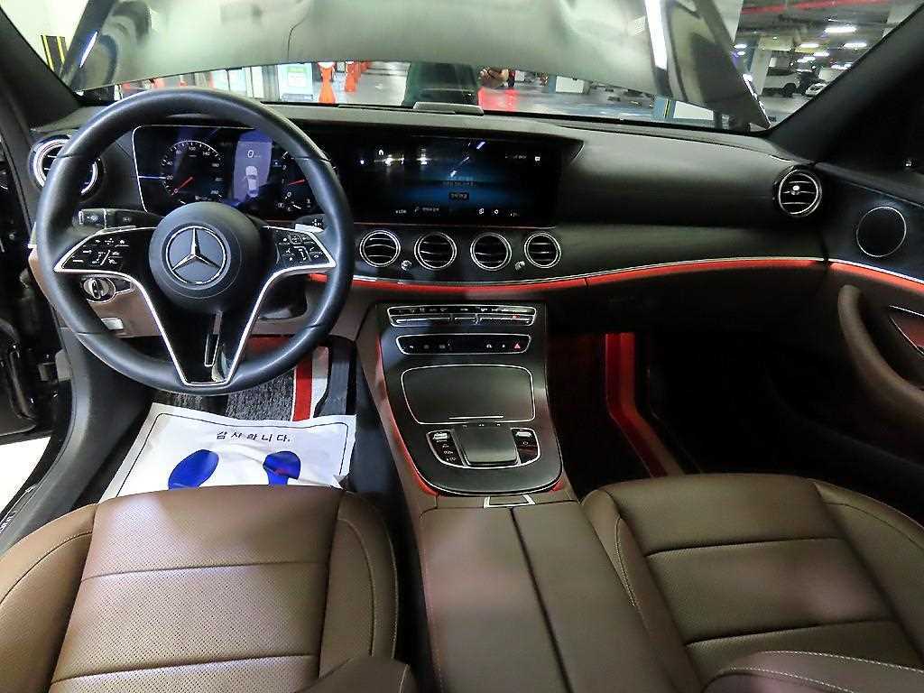 Mercedes Benz E class - Vista 10