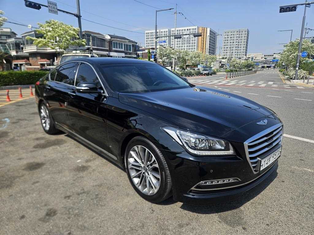 HYUNDAI Genesis - Vista 3